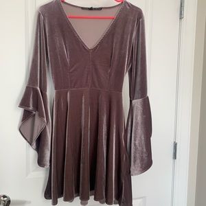 Grey/purple Velvet dress with bell sleeves